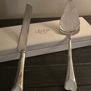 Lenox cake cutter set